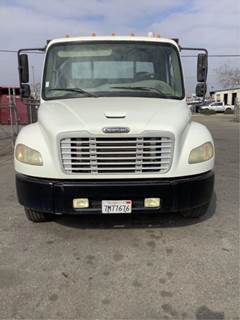 Freightliner M2 106 Salvage Truck