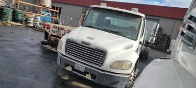 Freightliner M2 106 Salvage Truck