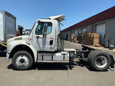 Freightliner M2 106 Salvage Truck