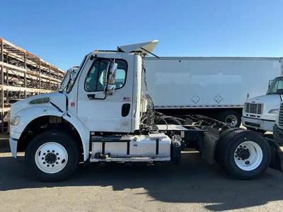 Freightliner M2 106 Salvage Truck