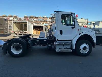 Freightliner M2 106 Salvage Truck