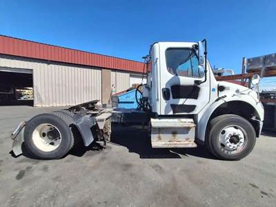 Freightliner M2 106 Salvage Truck