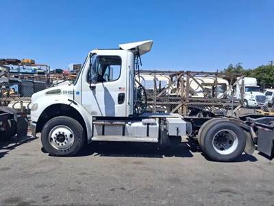 Freightliner M2 106 Salvage Truck