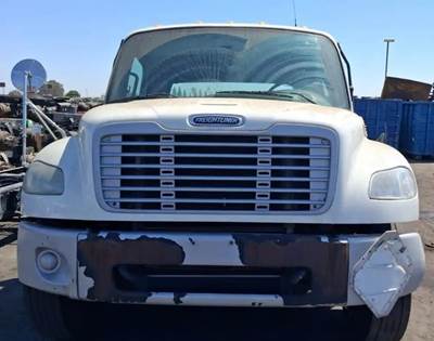 Freightliner M2 106 Salvage Truck