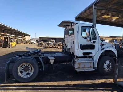Freightliner M2 106 Salvage Truck