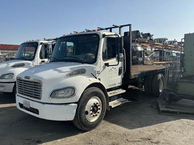 Freightliner M2 106 Salvage Truck