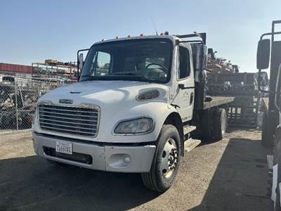 Freightliner M2 106 Salvage Truck