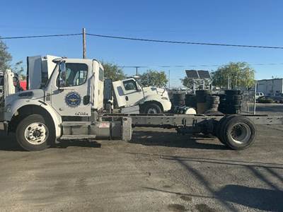 Freightliner M2 106 Salvage Truck