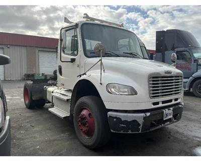 Freightliner M2 106 Salvage Truck