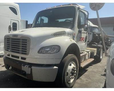 Freightliner M2 106 Salvage Truck