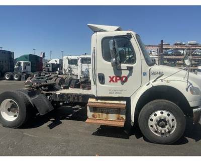 Freightliner M2 106 Salvage Truck