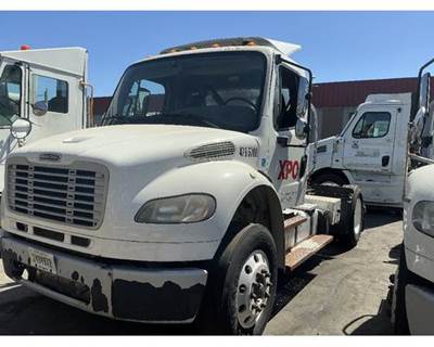 Freightliner M2 106 Salvage Truck