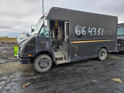Freightliner MT45 Salvage Truck