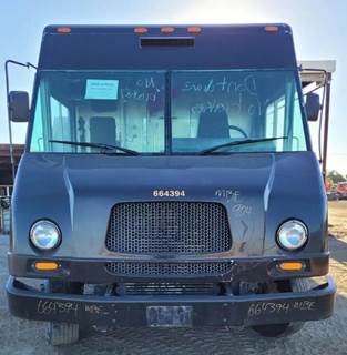 Freightliner MT45 Salvage Truck