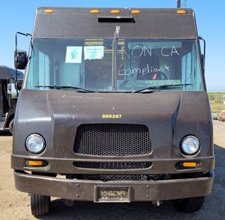 Freightliner MT45 Salvage Truck