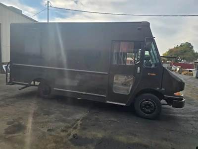 Freightliner MT45 Salvage Truck