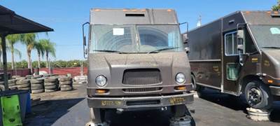 Freightliner MT45 Salvage Truck