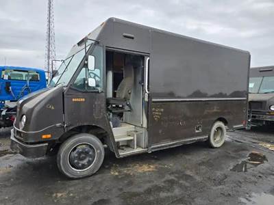Freightliner MT45 Salvage Truck