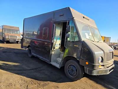 Freightliner MT45 Salvage Truck