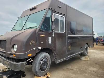 Freightliner MT45 Salvage Truck