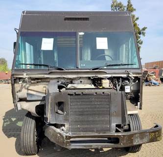 Freightliner MT45 Salvage Truck