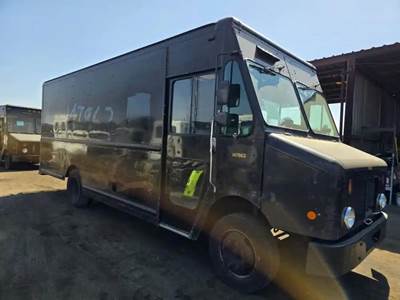 Freightliner MT55 Salvage Truck