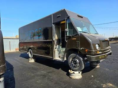 Freightliner MT55 Salvage Truck