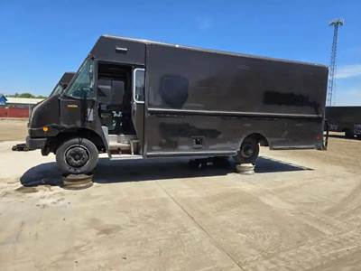 Freightliner MT55 Salvage Truck