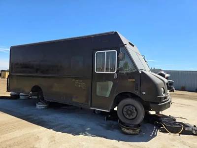 Freightliner MT55 Salvage Truck