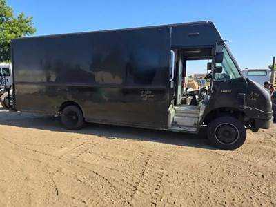 Freightliner MT55 Salvage Truck