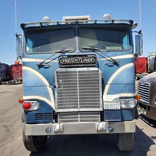 Freightliner Salvage Truck