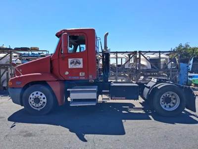 Freightliner ST120 Salvage Truck