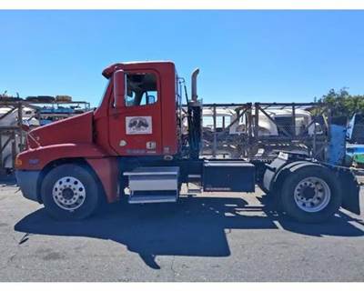 Freightliner ST120 Salvage Truck