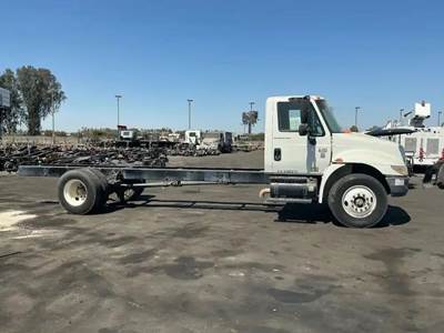 International 4200 Salvage Truck