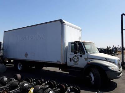 International 4300 Salvage Truck