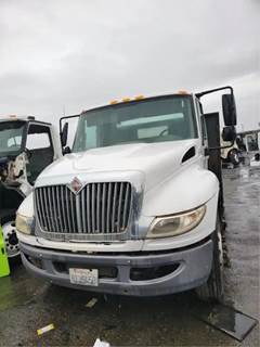 International 4300 Salvage Truck