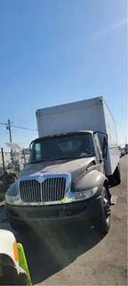 International 4300V Salvage Truck