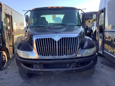 International 4300V Salvage Truck
