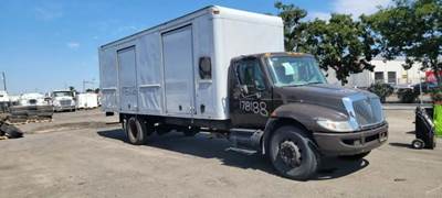 International 4300V Salvage Truck