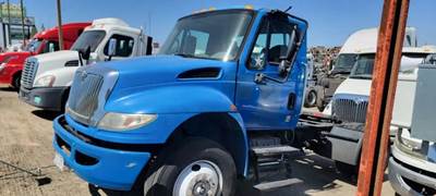 International 4400 Salvage Truck