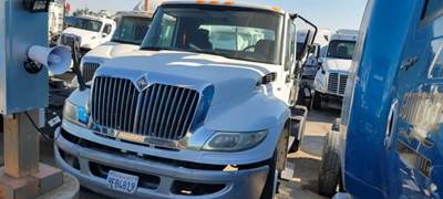 International 4400 Salvage Truck