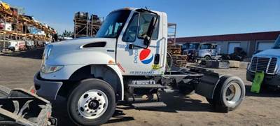 International 4400 Salvage Truck