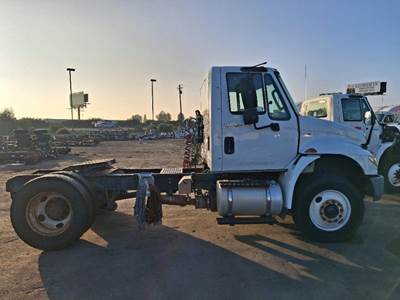 International 4400 Salvage Truck