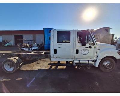 International 4400 LP Salvage Truck