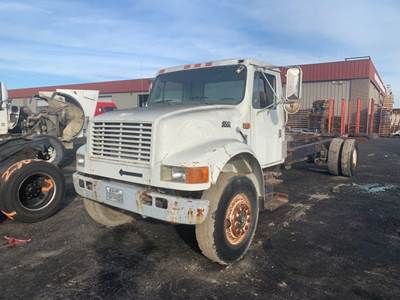 International 4700 Salvage Truck