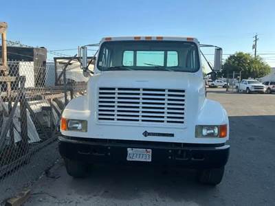 International 4700 Salvage Truck