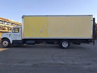 International 4700 Salvage Truck