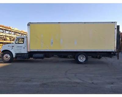 International 4700 Salvage Truck