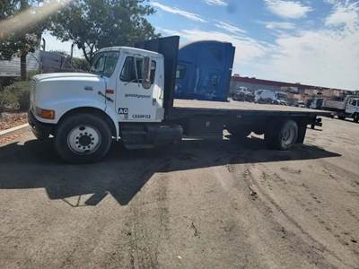 International 4900 Salvage Truck