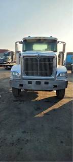 International 5900i Salvage Truck